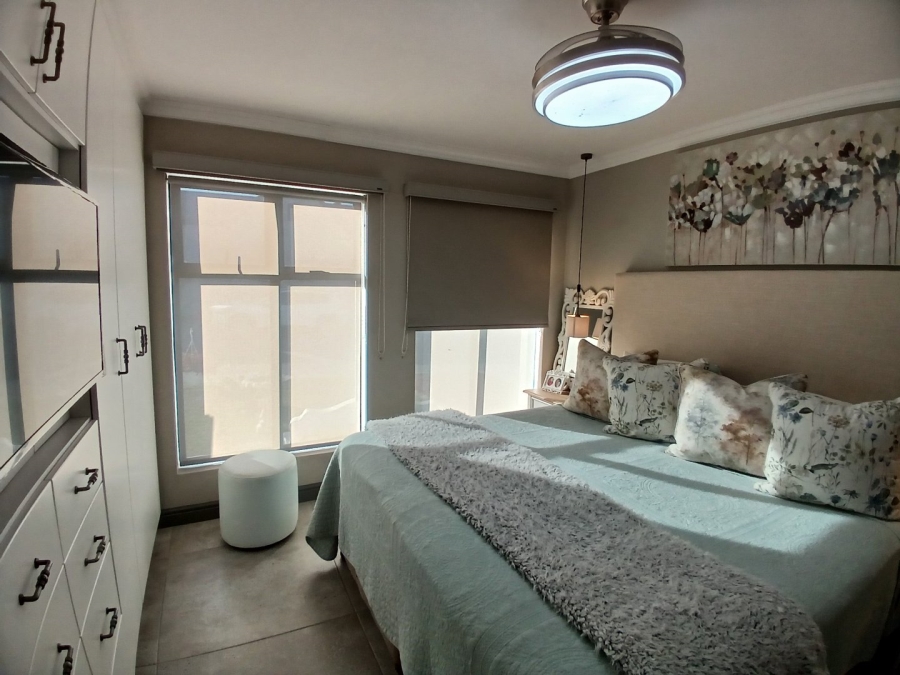 2 Bedroom Property for Sale in Hartenbos Central Western Cape